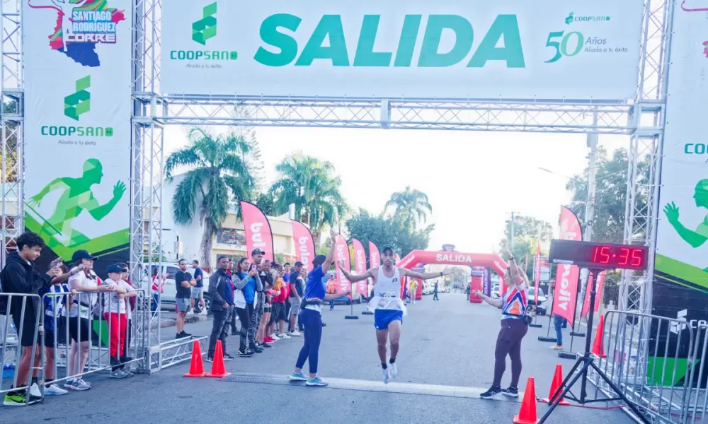Javier Almonte conquista 5k en Santiago Rodriguez Corre 2025
