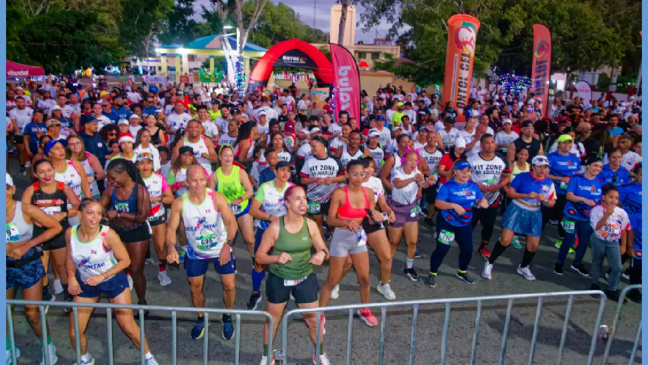 Momento previos a la carrera en Santiago Rodriguez Corre 2025. | Foto: Hipolito Peralta